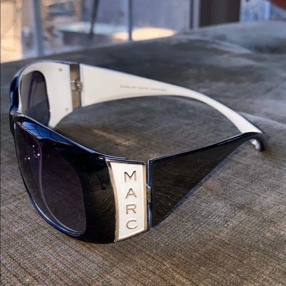Marc Jacobs Accessories - Marc Jacobs Sunglasses